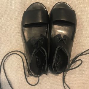 Black sandal shoes size 39